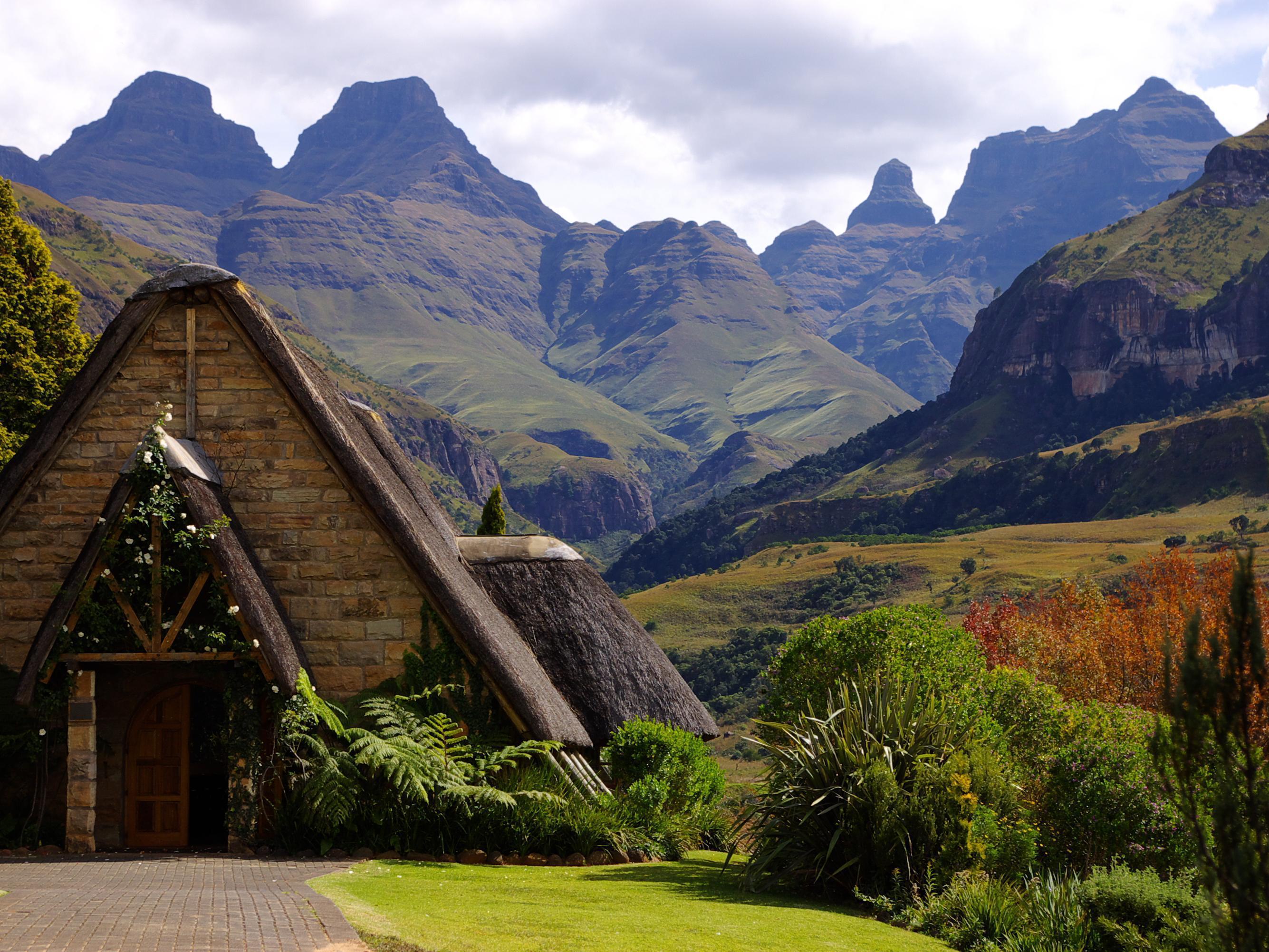 Cathedral Peak Hotel Winterton Exteriör bild
